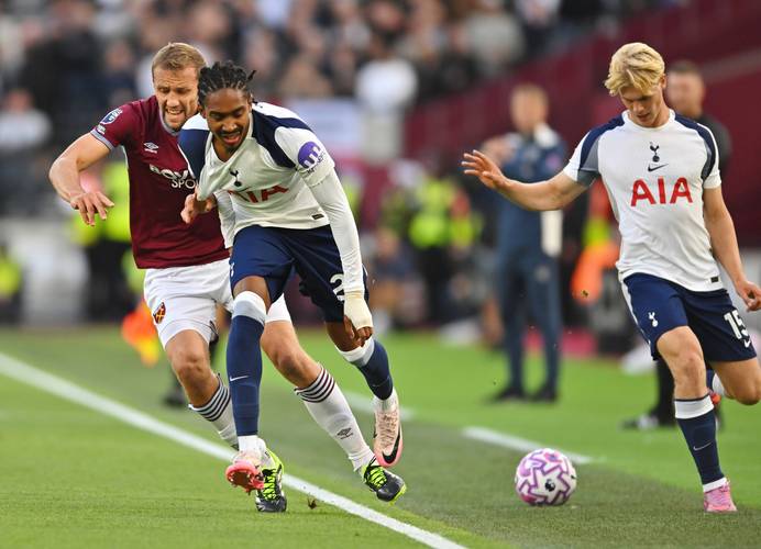 高手在民间！姐妹花脚踩箩筐练习武术，平衡力惊人！（民间卧虎藏龙！姐妹花踩箩筐练武，平衡感逆天）