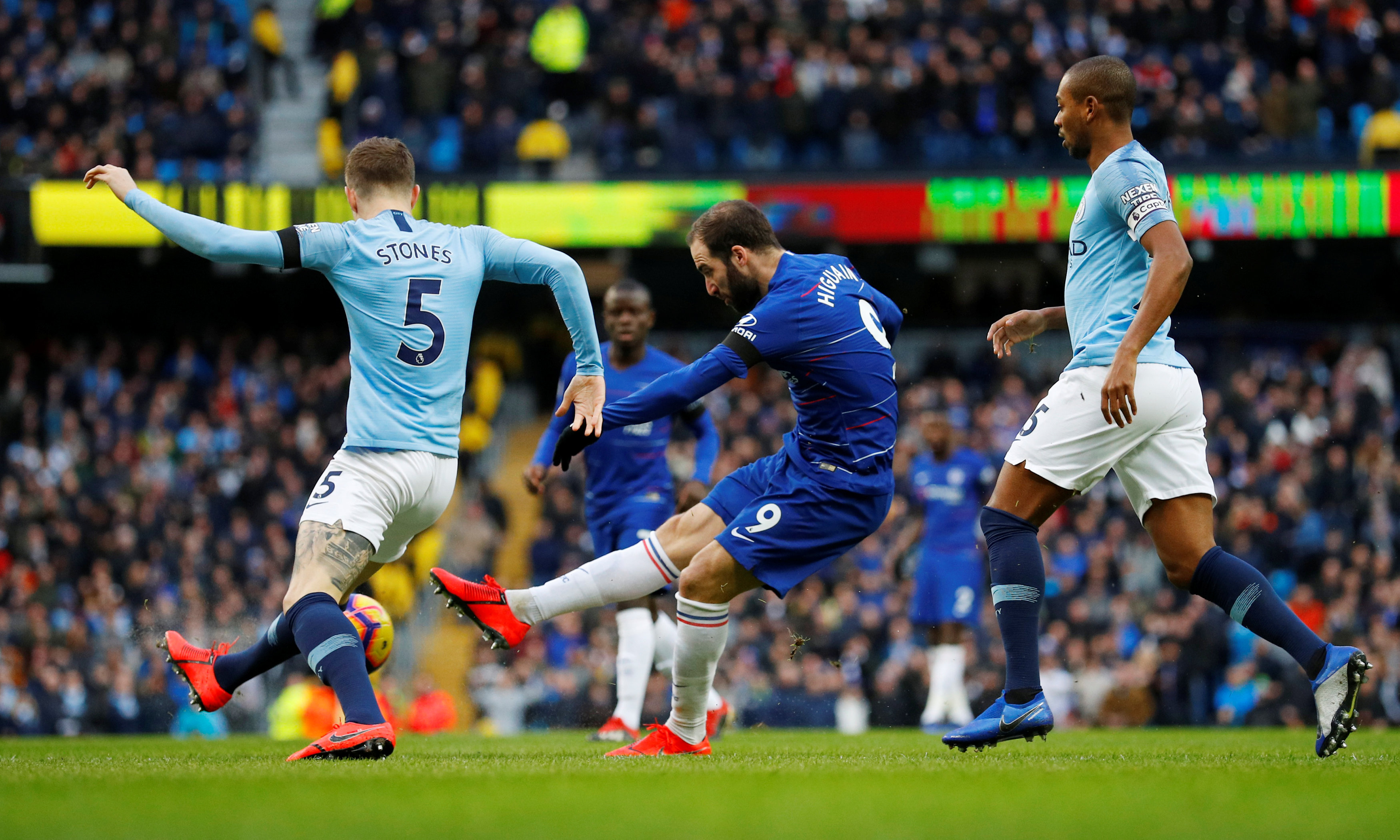 梅西荣膺美职联年度MVP，成北美体坛连续获奖伟大球员