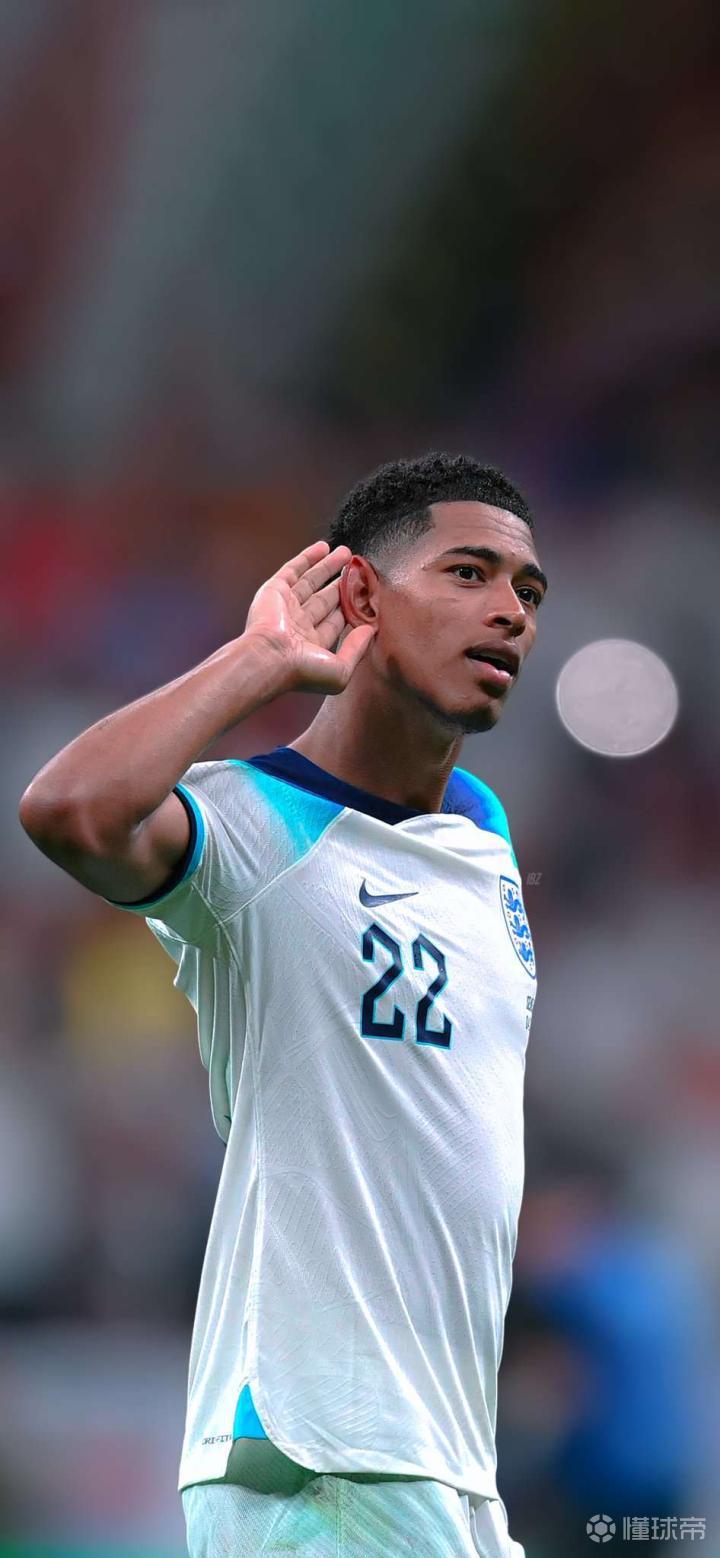 大博阿滕：我去巴萨得征得梅西的同意；夸他是谎言我喜欢C罗