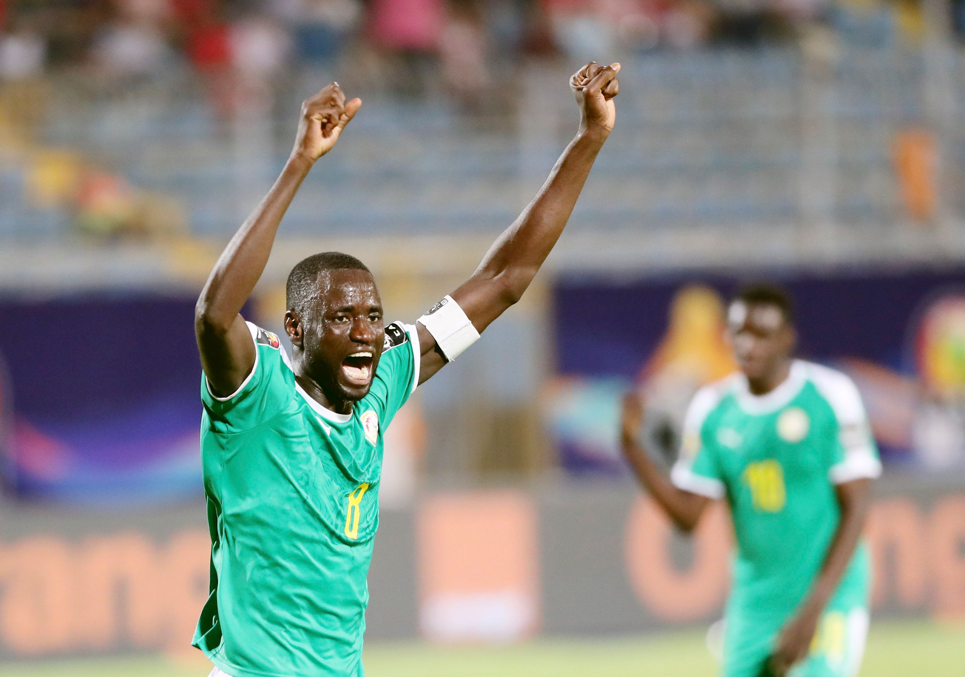 皇马vs曼城全场数据：射门8-8，控球率五五开（皇马与曼城全场统计：8-8射门，控球势均力敌）