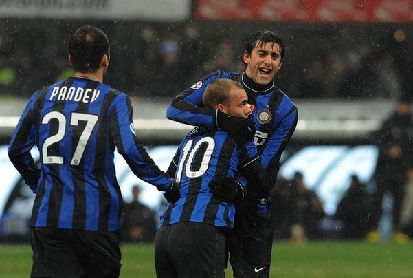 鲁尔：多特小将科尔-坎贝尔就转会接触了中日德兰和图尔贝里