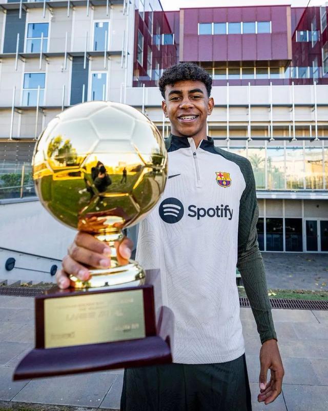 德天空：曼联和切尔西已经对韦德拉奥果进行了考察