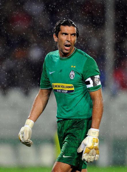 半场战报：法兰克福0-0沃尔夫斯堡