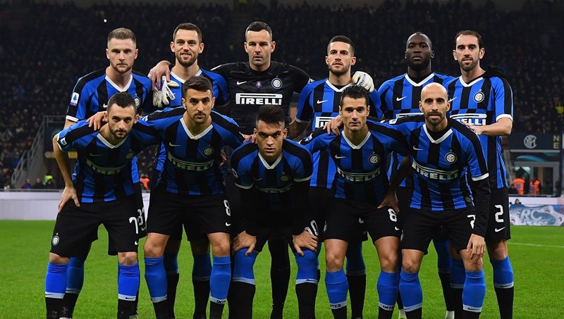 从“水土不服”到中场中坚，斯洛特冒险启用维尔茨收获显著成效（从短暂水土不服到中场定海神针，斯洛特大胆启用维尔茨收获显著回报）