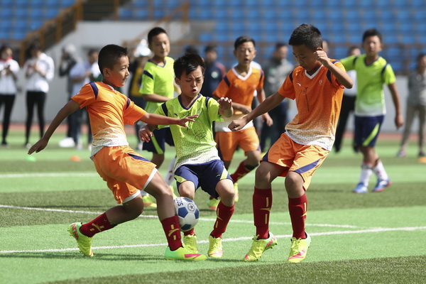 河有多长？詹皇连续上双近19年，期间经历245名不同队友（詹皇连续得分上双近19年，生涯与245位不同队友并肩）