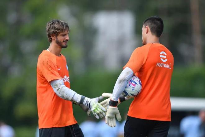 比利亚：西班牙前国脚奎尼是西班牙足球历史上最伟大的射手（比利亚盛赞奎尼：西班牙足球史上最伟大射手）