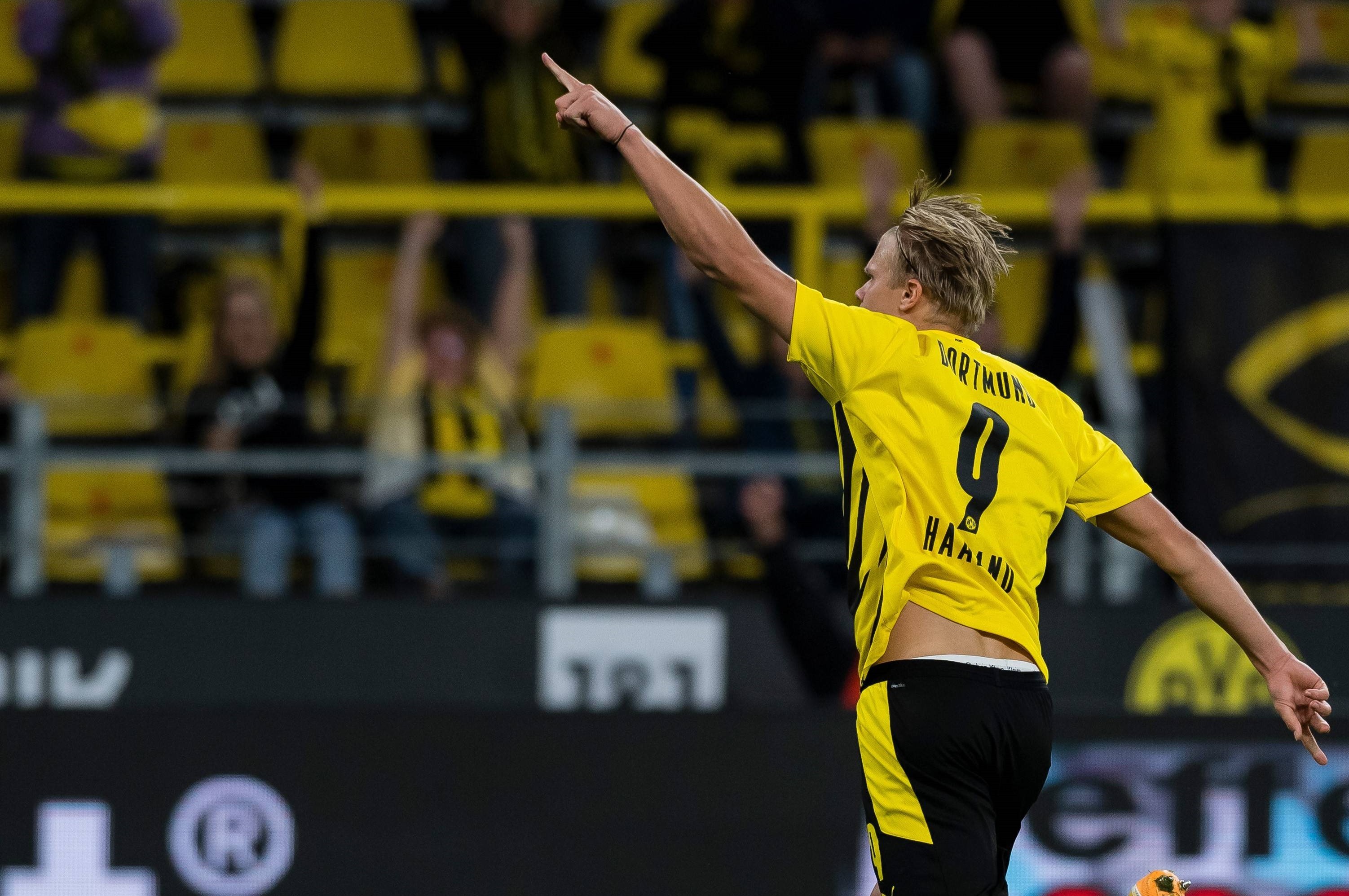 慢镜头：亚特兰大高层视穆尼斯为主要引援目标，已前往英格兰