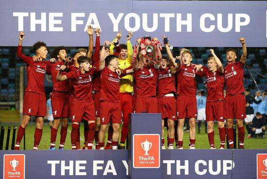 哀悼，切尔西功勋后卫马文-欣顿去世，享年85岁（切尔西名宿后卫马文-欣顿离世，享年85岁）