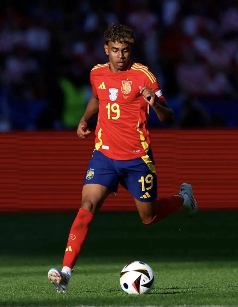 申花vs广岛三箭全场数据：射门13-14，控球率36-64（申花战广岛三箭全场统计：射门13比14，控球36%对64%）