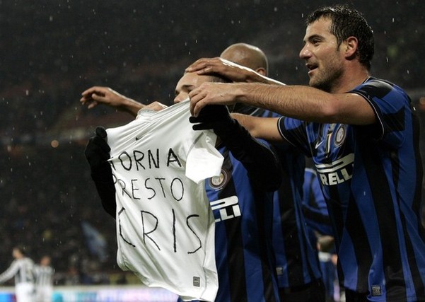 每体：阿根廷队在西班牙集训，球迷热情高涨只为一睹梅西风采