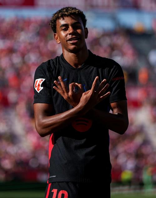 德转本赛季全球主场场均上座TOP25：多特拜仁前二，英博第19（德转盘点本季全球主场场均观众TOP25：多特、拜仁包揽前二，英博列第19）