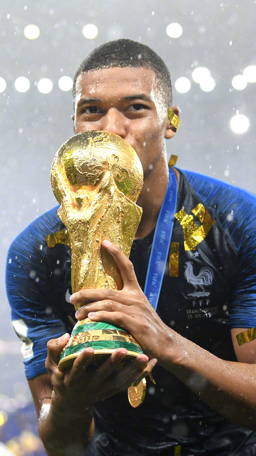 比萨vs帕尔马：恩佐拉、埃贝彻尔首发，马特奥-佩莱格里诺、阿德里安-贝尔纳韦出战（比萨战帕尔马：恩佐拉、埃贝彻尔首发，马特奥-佩莱格里诺与阿德里安-贝尔纳韦出场）